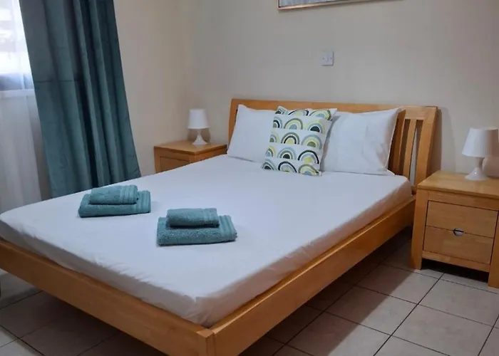 By The Way 1 * ラルナカ