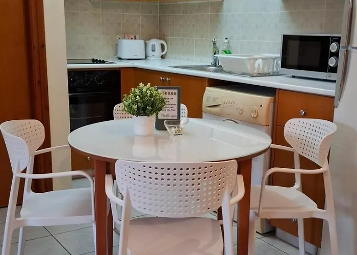 アパート By The Way 1 ラルナカ